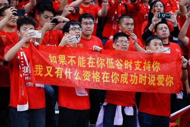 巴萨拟以不超1亿欧报价劳塔罗